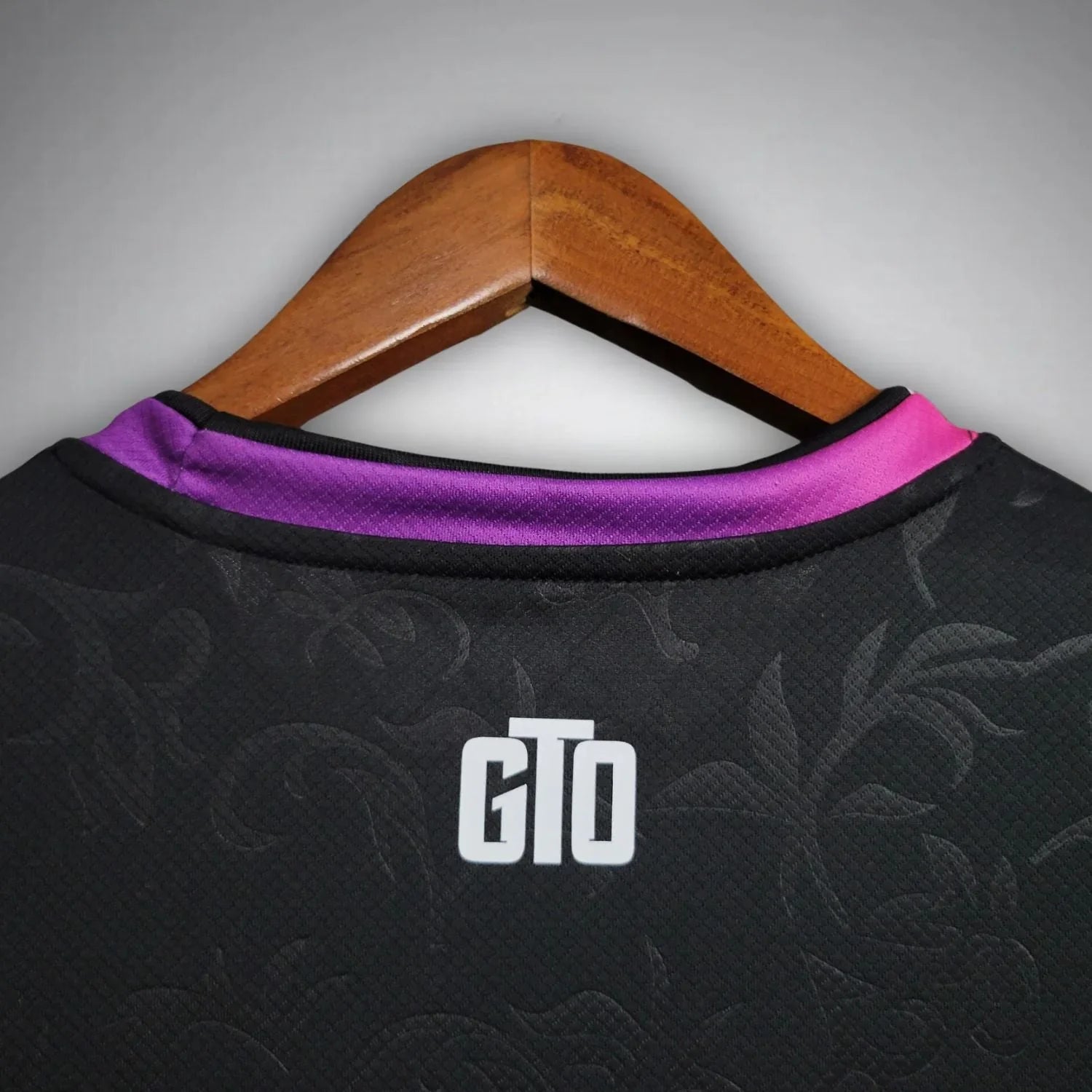 PSG "Paris Noir"
Premium Kit