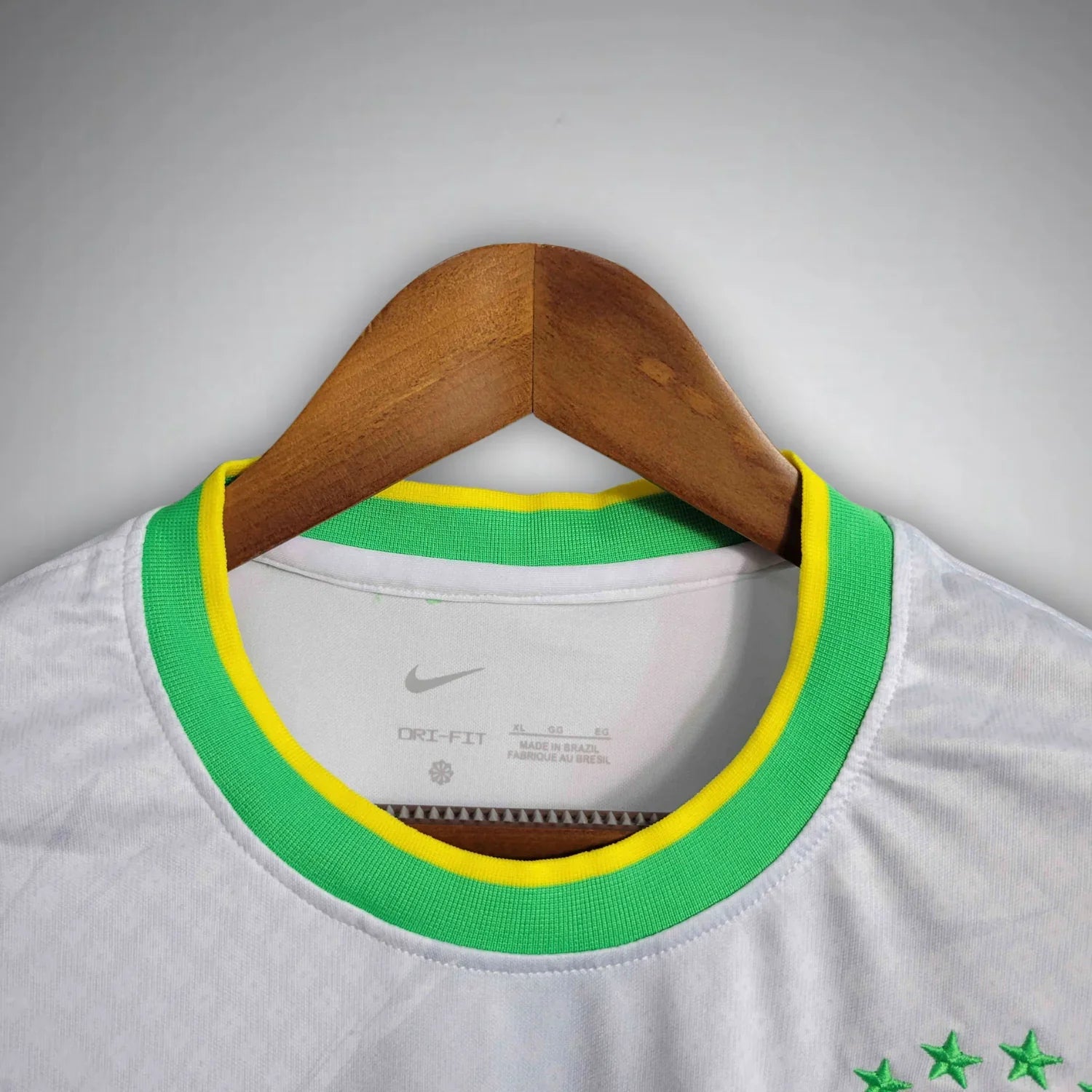 Brazil "Canarinho
Flight" Premium Kit