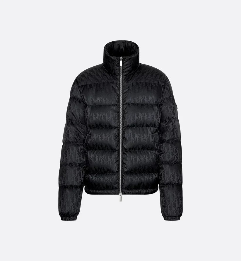 "D" Oblique Puffer Schwarz