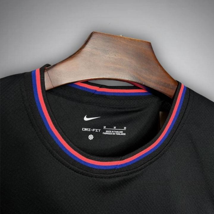 FC Barcelona
"Regalia" Premium
Kit